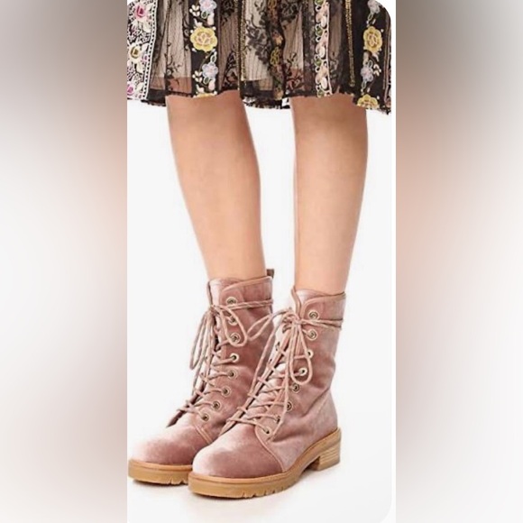 Stuart Weitzman Pink/Mauve Velvet and Leather Combat boot size 8 - Picture 7 of 16